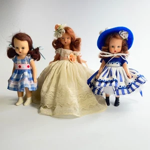 Lote de 3 muñecas Nancy Ann Storybook (1 bisque, 2 de plástico) personajes no identificados - Imagen 1 de 8