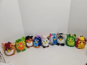 Lotto 9 giocattoli vintage 2000 McDonald's Happy Meal Furby peluche portachiavi clip - Foto 1 di 8