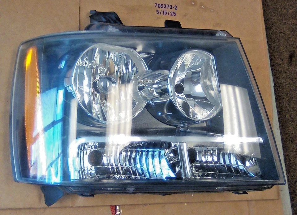 Conjunto de lámpara de faro derecho Chevy Tahoe Suburban Avalanche 2007-14 OEM LOC-202DG Foto 1 de 4