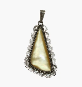 NATIVE AMERICAN INDIAN STERLING & SHELL PENDANT - S C For SILVER CLOUD c.1980 - Picture 1 of 13