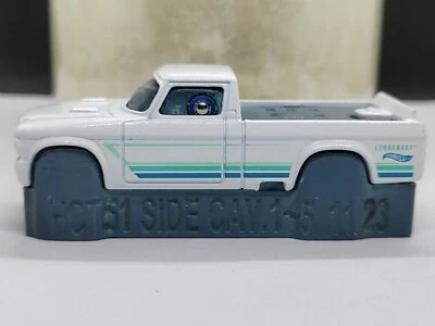 Prototipo Nest-'63 Studebaker Champ Hot Wheels 2025 color blanco-raro VVHTF-M30 Foto 1 de 4