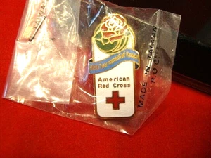 Spilla Vintage 99° Torneo delle Rose Parata/Croce Rossa Americana 1/4 X 1,25" - Foto 1 di 4