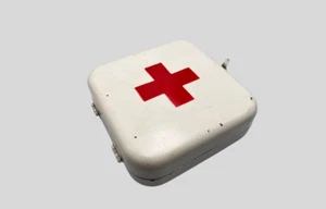 Vintage Small Aid Medical Box Metal Wall Hanging Original Ussr Rare Collectibles - Picture 1 of 8