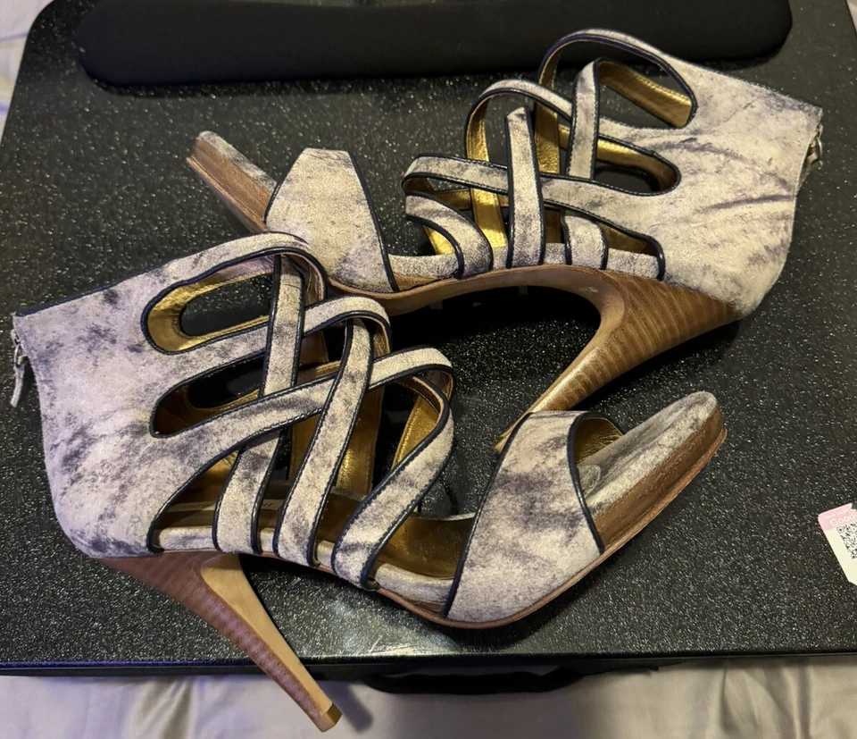 Cynthia Vincent ladies strap high heels leather made in Brazil blue tan size 9.5 - Image 1 of 4