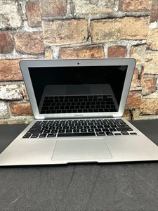 Apple MacBook Air 11” / 2.0GHz / i5-3317 / 4Gb/ 128GBs - Picture 1 of 5