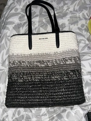 MICHAEL KORS PRATT MEDIUM WOVEN BUCKET SHOULDER BAG STRAW TOTE MK BLACK OMBRE - Image 1 of 4