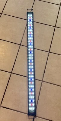 "Luz LED Aqueon Optibright 48-54"" luz de agua dulce usada" Foto 1 de 4
