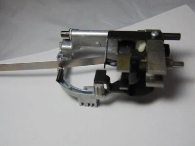 JUEGO DE REPUESTO PARA MÁQUINA DE COSER VIKING HUSQVARNA 230 ALIMENTACIÓN PERRO  Foto 1 de 4