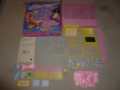 JUEGO DE ESTUDIO BARBIE SKIPPER TEEN TIME SLEEP N STUDY MATTEL 1921 VINTAGE 1988 EN CAJA  Foto 1 de 4
