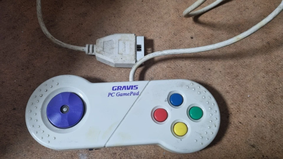 0284NN-Gravis PC GamePad Vintage - Immagine 1 di 1