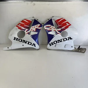Honda CBR250R MC22 1990 Main side fairings left right pair *scrapes and marks - Picture 1 of 12