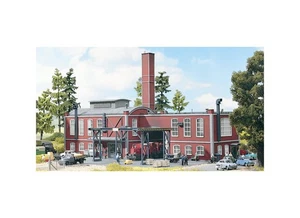 Piko 61134 HO Locomotive Repair Shop - Picture 1 of 1