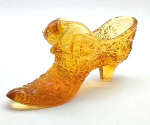 Vintage 1970s Daisy And Button Amber Glass Cat Slipper Shoe 5.5" - Picture 1 of 6