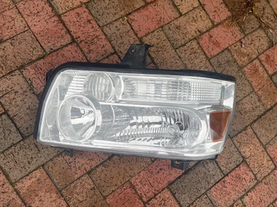 Conjunto de faros HID de xenón izquierdo Infiniti QX56 2004-2010 Foto 1 de 4