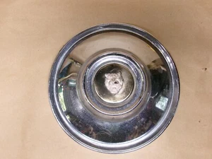 JAGUAR XJ6 AND XJ12 SERIES TWO SERIES 2 BRAND HUB CAP X2 - Picture 1 of 5