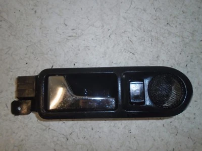 Maçaneta interna esquerda Volkswagen Jetta 2000 3B0 839 113 - Imagem 1 de 4
