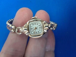 VINTAGE LATIN WOMEN'S WINDING UP WATCH 10K.G.F. BEZEL Mechanical (Manual) - Picture 1 of 5