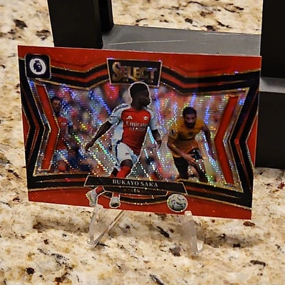 2024-25 Select Premier League Bukayo Saka Field Level Red Wave Prizm /88 Arsenal - Image 1 of 3