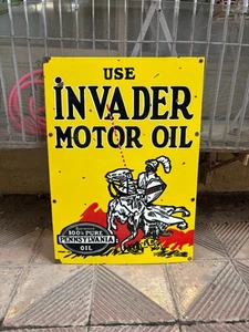 Vintage "USE INVADER MOTOR OIL" PENNSYLVANIA OIL PORCELAIN ENAMEL SIGN 28" x 20" - Picture 1 of 4