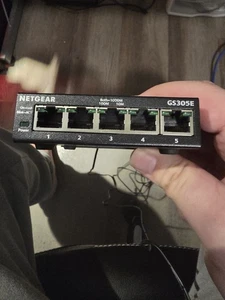 NETGEAR GS305E 5 Port Gigabit Ethernet Managed Network Switch Powered - Picture 1 of 4