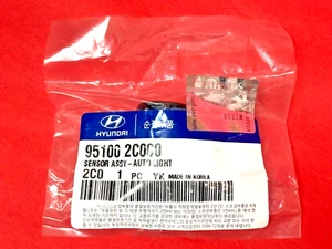 OEM Hyundai Automatic Headlight Sensor 95100 2C000 fits 05-08 Hyundai Tiburon - Picture 1 of 2