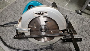 Makita | 2000W | 235mm | Circular Saw | Model: N5900B - Picture 1 of 7