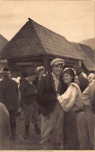 Montenegro - Tipos populares balcánicos - Escena dominical después de la iglesia - Publ. Raphael Tuck - Imagen 1 de 2