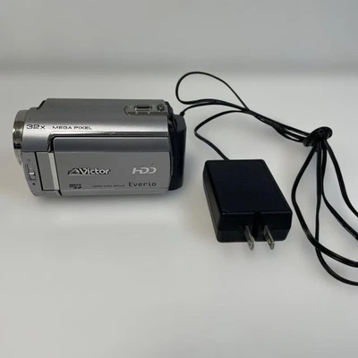 Victor GZ-MG330 HARD DISK MOVIE Everio Video Camera 32x 30GB MEGA PIXEL Silver - Изображение 1 из 4