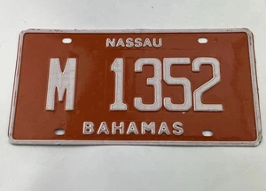 Targa NASSAU BAHAMAS serie arancione scaduta M 1352 - Foto 1 di 4