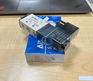1pz Nuovo per Elettrovalvola AirTac 4V210-08B AC220V 0.15-0.8Mpa AC187V-253V - Foto 1 di 2
