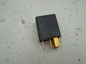 Honda CR-V Relay 0332017315 (2002-2004) - Picture 1 of 3