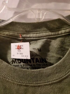 Camiseta The Mountain 2013-Día de San Patricio Gopher con cerveza Kiss Me I'm Irish tréboles-M - Imagen 1 de 4