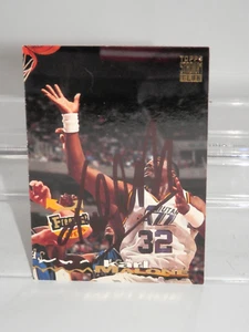 1993-94 Topps KARL MALONE SIGNED Card 186 Utah Jazz VS Authenticated (A) - Picture 1 of 6