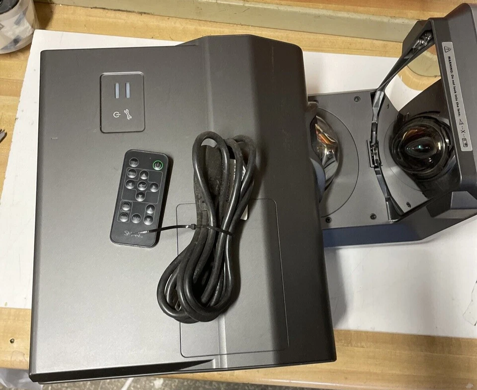 Smart UF75 DLP Projector Ultra Short-Throw 2500 ANSI  HDMI.  Working As-Is - Image 1 of 4