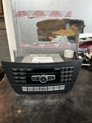 2012 MERCEDES W204 C180 SAT NAV RADIO CD DVD HEAD UNIT A2049009510 - Image 1 of 4