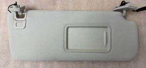 LAND ROVER DISCOVERY 17-23 L462 SUN VISOR MIRROR Passenger Right Nimbus Grey - Picture 1 of 6