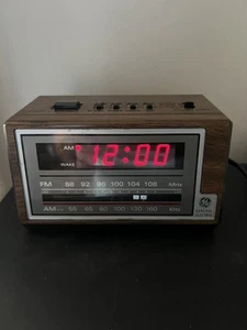 Vtg 70s GE 7-4601A Digital Alarm Clock Radio Vintage Radio  - Picture 1 of 7