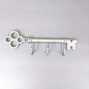 Skeleton Key Holder Rack Pewter 3 Hooks Wall Mounted looks like a vintage key - Picture 1 of 3