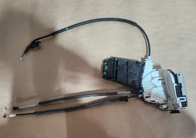 Jeep Cherokee 2014-2023-Pestillo de cerradura de puerta delantera derecha OEM P04589916AG Foto 1 de 4