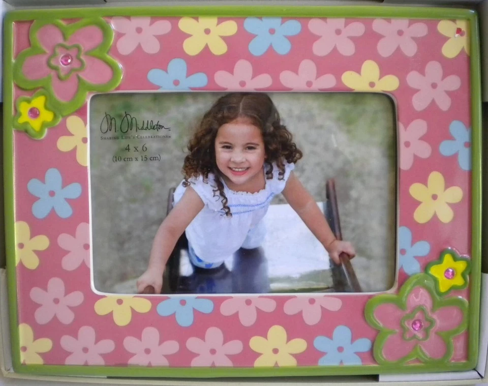 Marco de fotos esculpido en flor impresionante M. Middleton 4 X 6 Foto 1 de 1