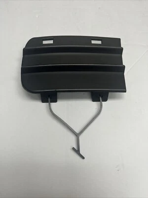Genuine SAAB -- Bumper Toe Hook Cover -- For SAAB 9000 1991 - 1994 -- #6958904 - Image 1 of 4