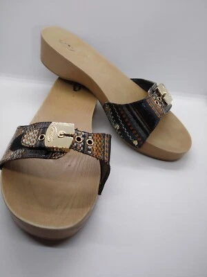 Sandalias zueco de madera para mujer DR. Scholl color tostado con cuentas con hebilla de latón para mujer talla 9 Foto 1 de 4