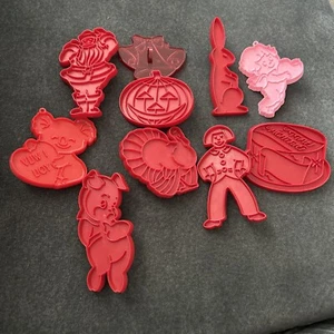 Lote de colección de 10 cortadores de galletas navideñas con sello de plástico ¡Muchas fiestas! - Imagen 1 de 12