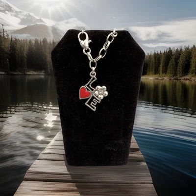 Pulsera Brighton Mod Love Chapada en Plata Cadena Flor, Corazón y Amor Dije Nuevo con Etiquetas  Foto 1 de 4