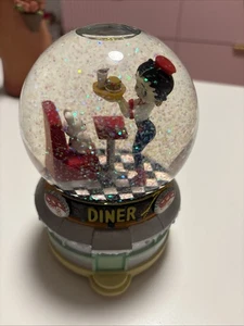 Westland Betty Boop Starlight Diner musikalische Schneekugel 6827 - Bild 1 von 8