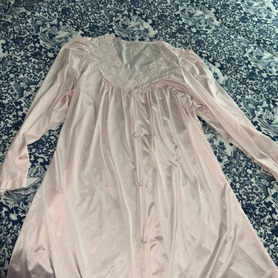 Camisón/bata victoriana largo vintage rosa pálido brillante/encaje delantero Foto 1 de 4