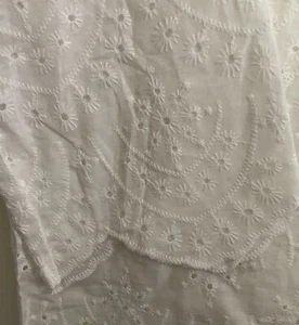 Unbranded eyelet white top, XL Polyester, Scalloped sleeves & hem area, Pretty - Picture 1 of 8