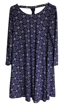 Vestido Francesca’s Alna Be Grande Púrpura Línea A Tejido Encaje Corte Espalda Foto 1 de 4