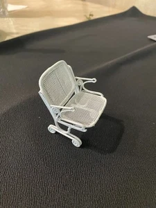 Küchenstuhl Puppenhaus Miniatur Metall Korbmöbel Maßstab 1:12 - Bild 1 von 6