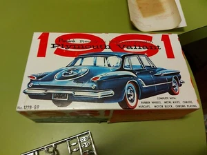 Premier's 1961 Plymouth Valiant @1/30 Scale Model Kit - Bild 1 von 10